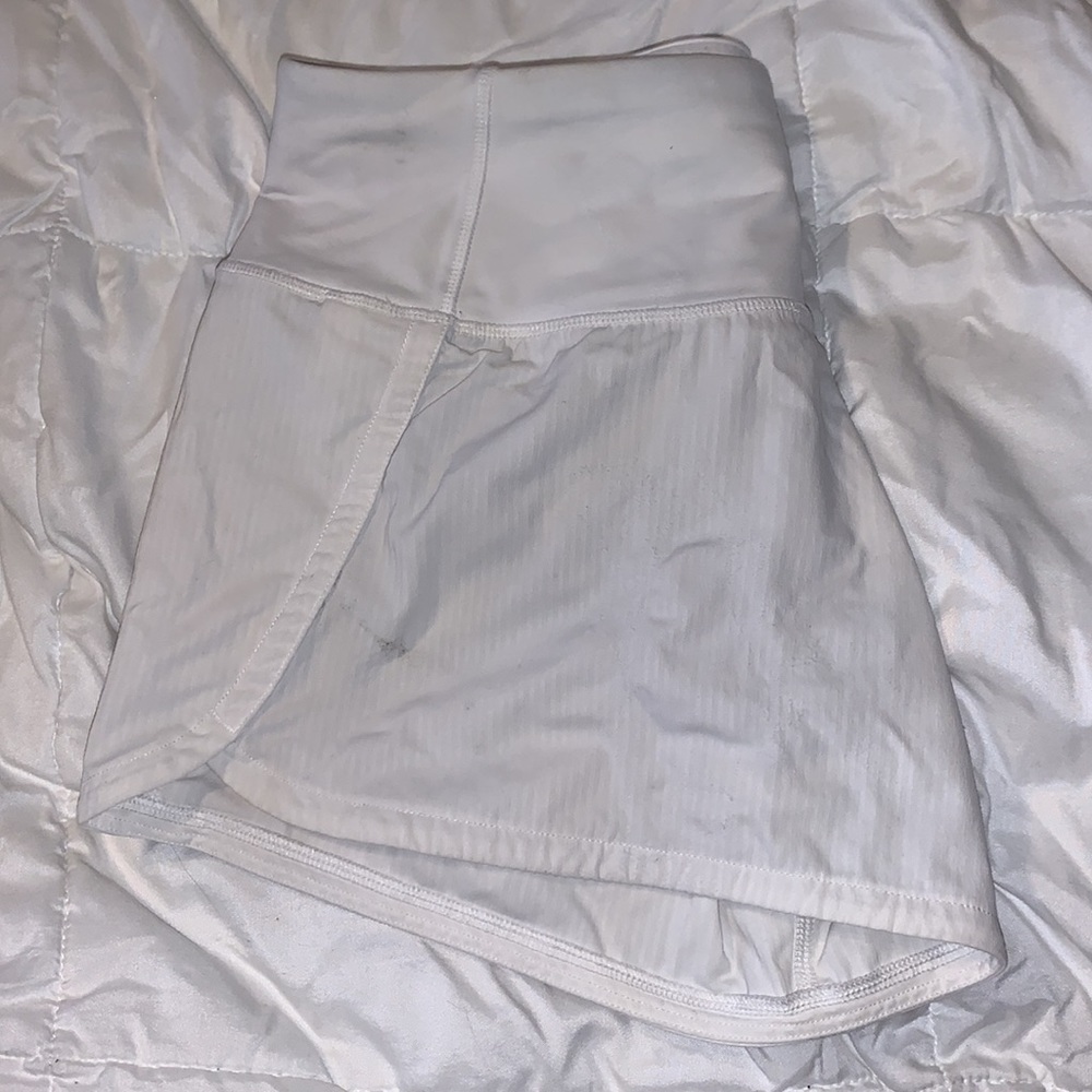 White lululemon shorts